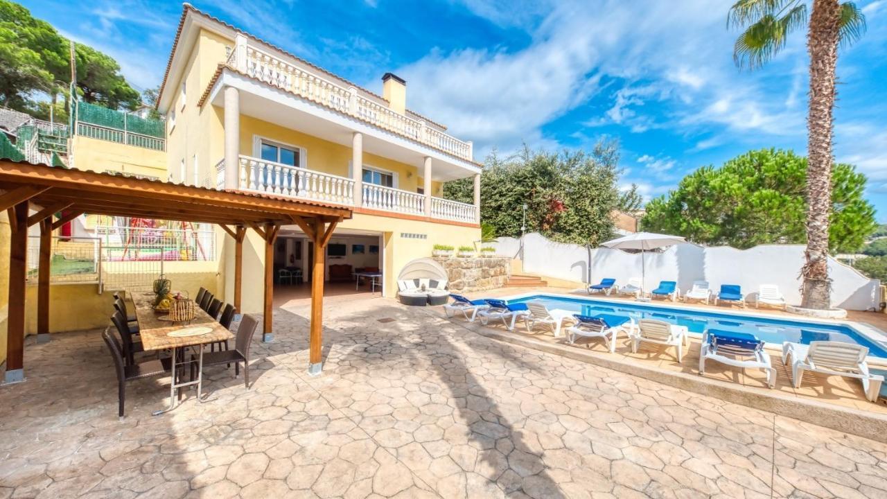 Villa Costacabana - Ashley Lloret de Mar
